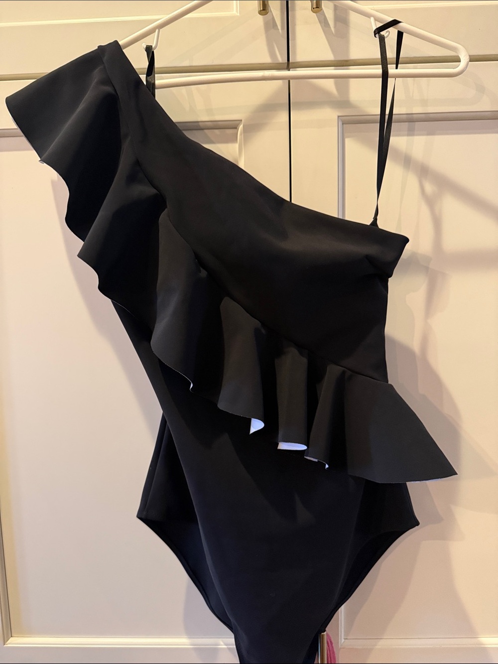 Chiara Boni La Petite Robe Nero + Bianco Ruffle One-Piece Swimsuit 8 NWT